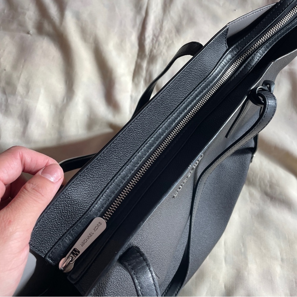 Michael Kors- Black Leather Tote Bag Everyday Work Casual Minimal With Wallet - Picture 5 of 13